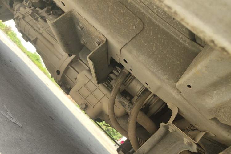 Used Jinbei Hiace X30 2024 1.5L Champion Van 2/5 Seats Chassis Front Right