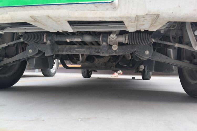 Used Jinbei Hiace X30 2024 1.5L Champion Van 2/5 Seats Chassis Front