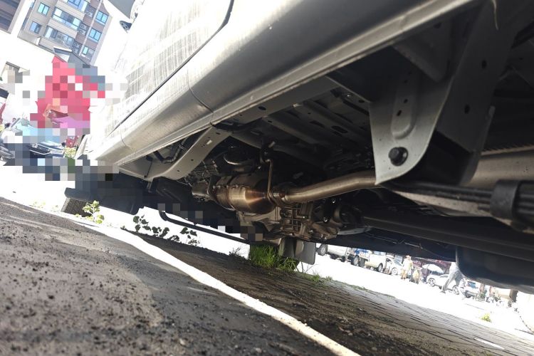 Used Jinbei Hiace X30 2024 1.5L Wealthy-Style Passenger Van 5/6/7 Seater Chassis Rear Left