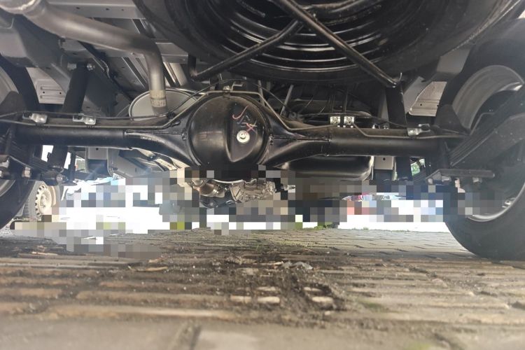 Used Jinbei Hiace X30 2024 1.5L Wealthy-Style Passenger Van 5/6/7 Seater Chassis Rear