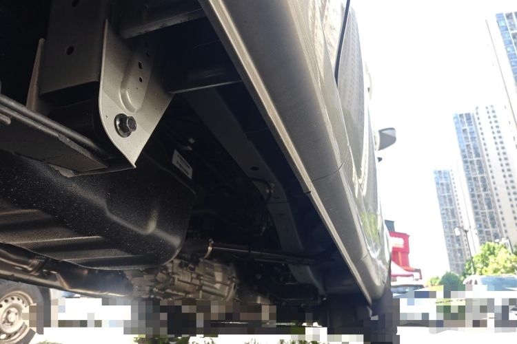 Used Jinbei Hiace X30 2024 1.5L Wealthy-Style Passenger Van 5/6/7 Seater Chassis Rear Right