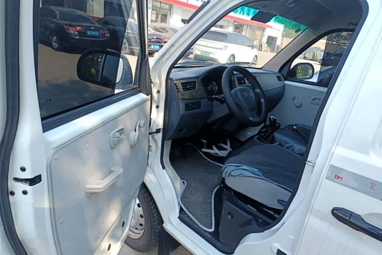Used Jinbei Hiace X30 2024 1.5L Champion Van 2/5 Seats Driver Seat