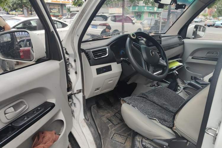Used Jinbei Hiace X30 2024 1.5L Wealthy-Style Passenger Van 5/6/7 Seater with Front-Mounted Air Conditioning Driver Seat