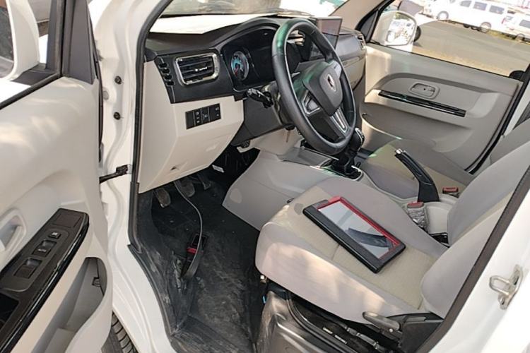 Used Jinbei Hiace X30 2024 1.5L Wealthy-Style Passenger Van 5/6/7 Seater Driver Seat