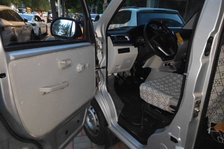 Used Jinbei Hiace X30 2024 1.5L Champion Edition Passenger Vehicle 5/6/7 Seats Driver Seat