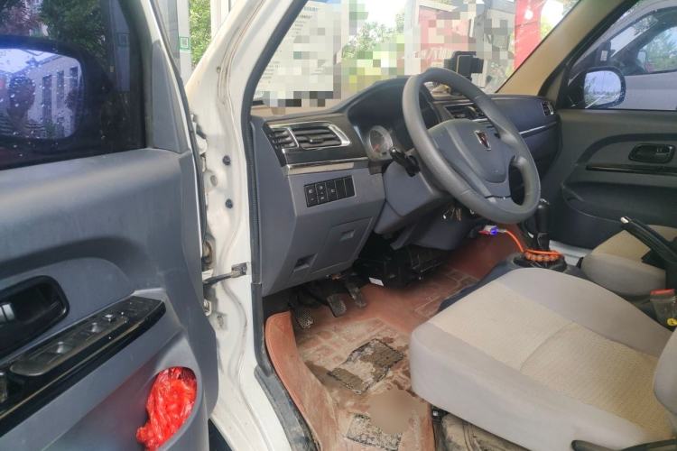 Used Jinbei Hiace X30 2024 1.5L Wealthy Van Model 2/5 Seats with Front-Mounted Air Conditioning Driver Seat
