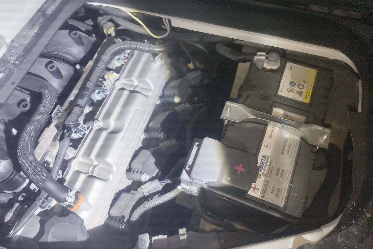 Used Jinbei Hiace X30 2024 1.5L Wealthy-Style Passenger Van 5/6/7 Seater Engine Bay