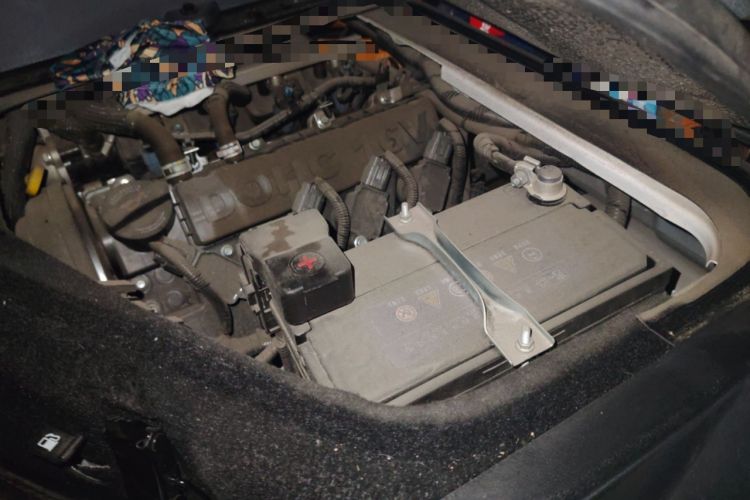 Used Jinbei Hiace X30  Engine Bay