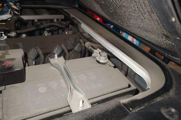 Used Jinbei Hiace X30  Engine Bay Left