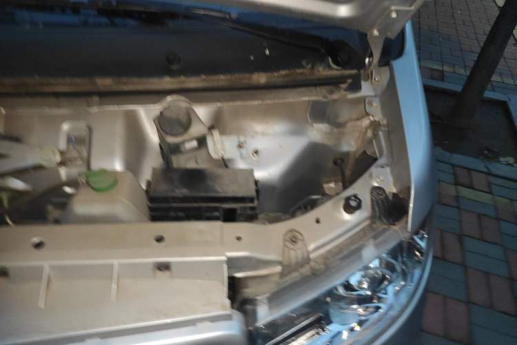 Used Jinbei Hiace X30 2024 1.5L Champion Edition Passenger Vehicle 5/6/7 Seats Engine Bay Left