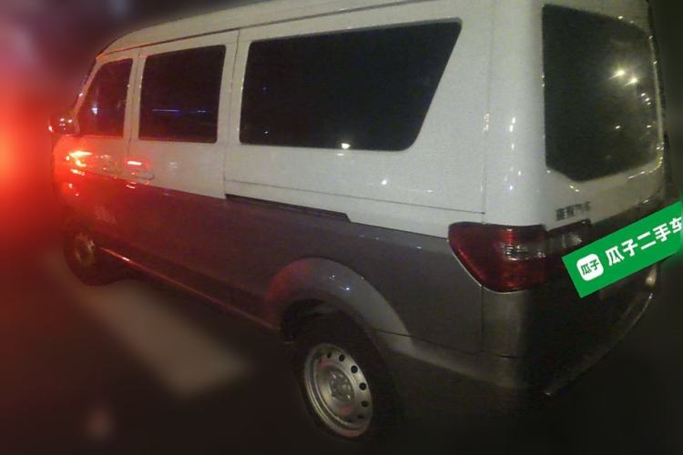 Used Jinbei Hiace X30 2024 1.5L Wealthy-Style Passenger Van 5/6/7 Seater Exterior 3