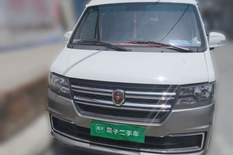 Used Jinbei Hiace X30 2024 1.5L Wealthy Van Model 2/5 Seats with Front-Mounted Air Conditioning Front