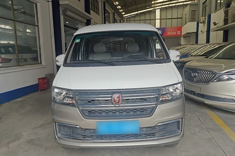 Used Jinbei Hiace X30 2024 1.5L Wealthy-Style Passenger Van 5/6/7 Seater with Front-Mounted Air Conditioning Front