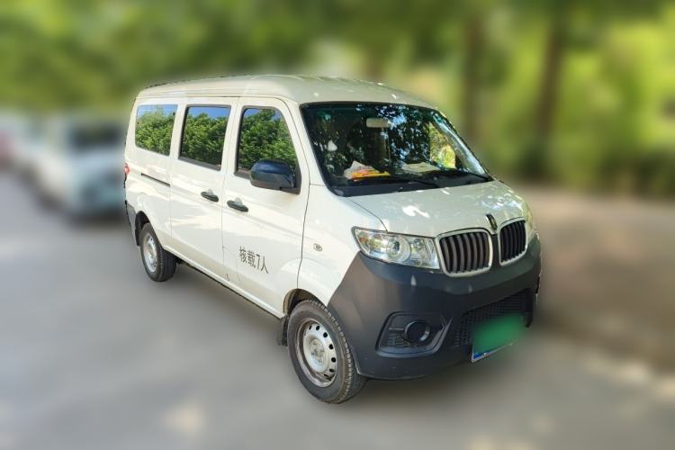 Used Jinbei Hiace X30 2024 1.5L Champion Edition Passenger Vehicle 5/6/7 Seats Front Right 45 Deg