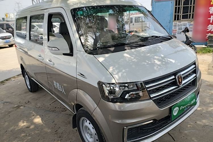 Used Jinbei Hiace X30 2024 1.5L Wealthy-Style Passenger Van 5/6/7 Seater Front Right 45 Deg