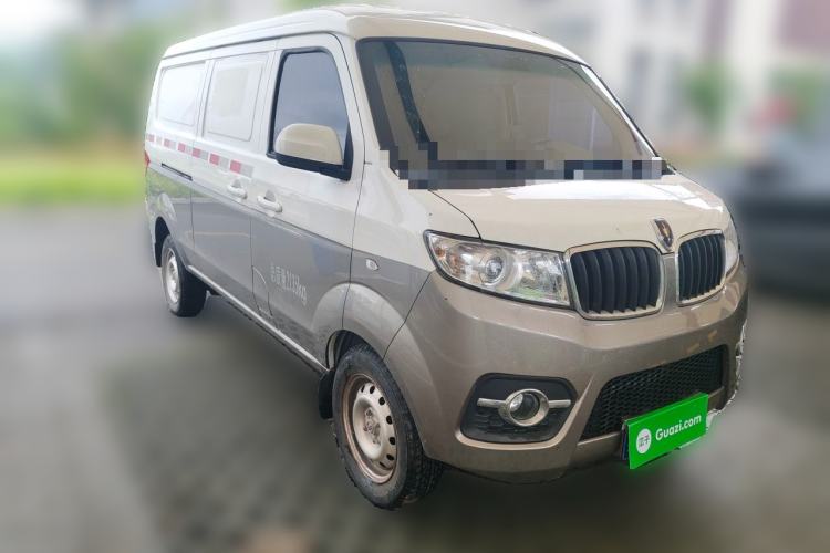 Used Jinbei Hiace X30 2024 1.5L Wealthy Van Model 2/5 Seats with Front-Mounted Air Conditioning Front Right 45 Deg