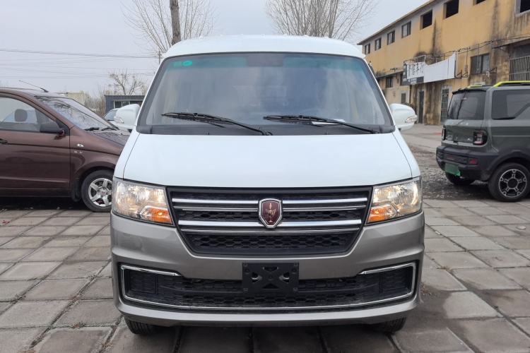 Used Jinbei Hiace X30 2024 1.5L Wealthy-Style Passenger Van 5/6/7 Seater Front