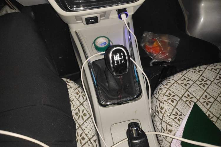 Used Jinbei Hiace X30 2024 1.5L Champion Edition Passenger Vehicle 5/6/7 Seats Gear Lever