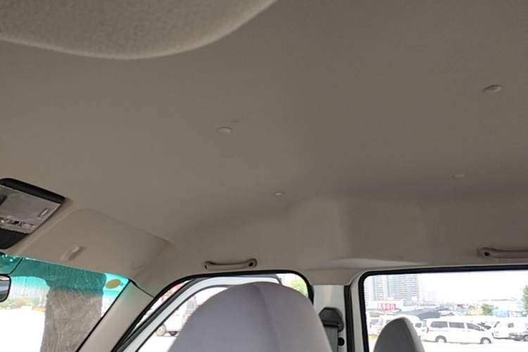 Used Jinbei Hiace X30 2024 1.5L Wealthy-Style Passenger Van 5/6/7 Seater Headliner