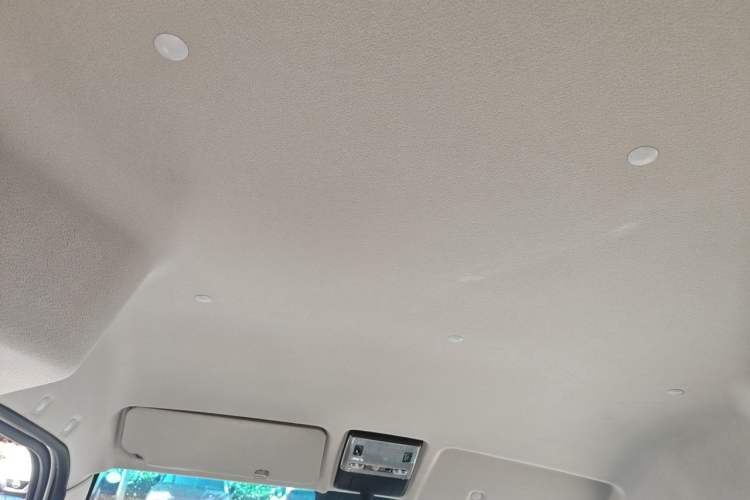 Used Jinbei Hiace X30 2024 1.5L Wealthy-Style Passenger Van 5/6/7 Seater Headliner