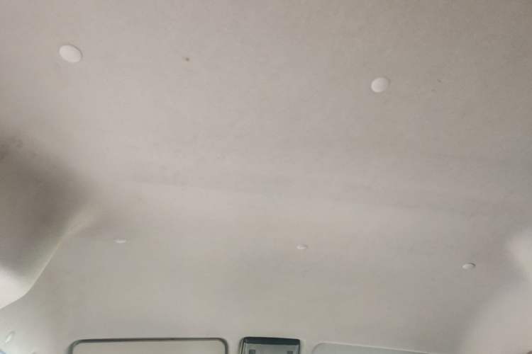 Used Jinbei Hiace X30 2024 1.5L Wealthy Van Model 2/5 Seats with Front-Mounted Air Conditioning Headliner