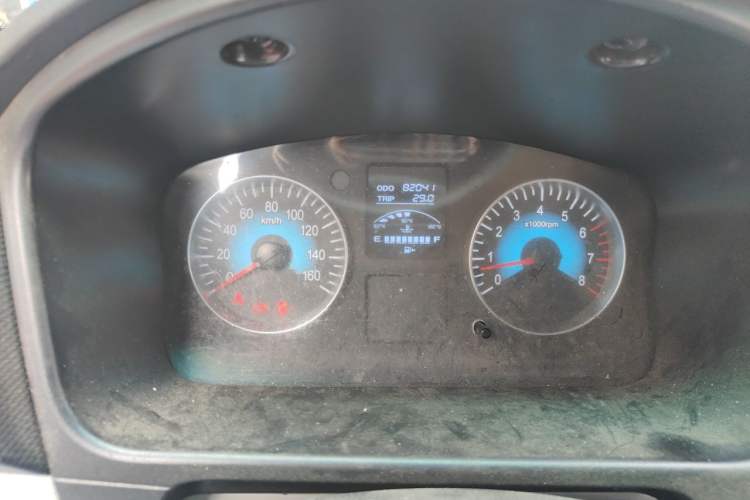 Used Jinbei Hiace X30 2024 1.5L Wealthy-Style Passenger Van 5/6/7 Seater with Front-Mounted Air Conditioning Instrument Cluster