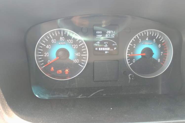 Used Jinbei Hiace X30 2024 1.5L Wealthy Van Model 2/5 Seats with Front-Mounted Air Conditioning Instrument Cluster