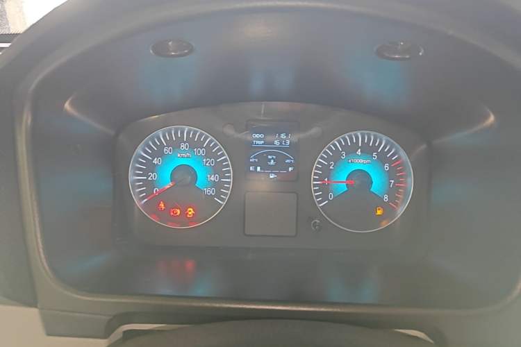 Used Jinbei Hiace X30 2024 1.5L Wealthy-Style Passenger Van 5/6/7 Seater with Front-Mounted Air Conditioning Instrument Cluster