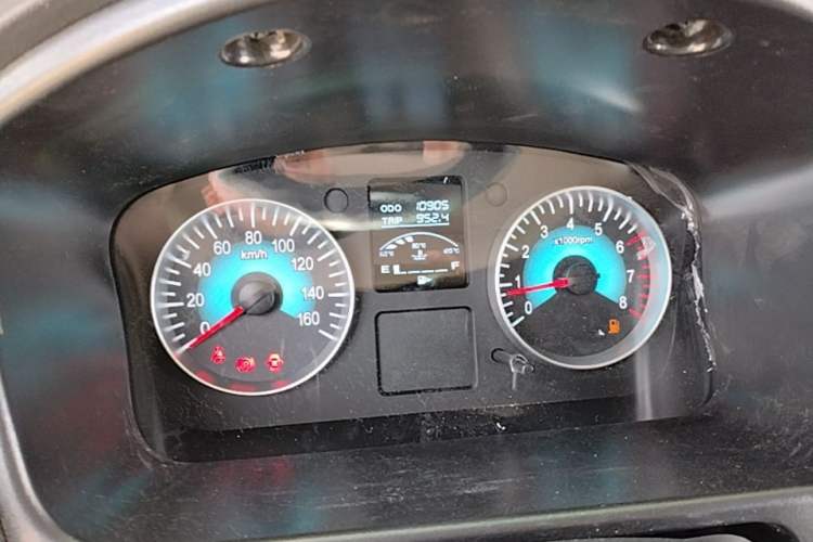 Used Jinbei Hiace X30 2024 1.5L Wealthy-Style Passenger Van 5/6/7 Seater Instrument Cluster