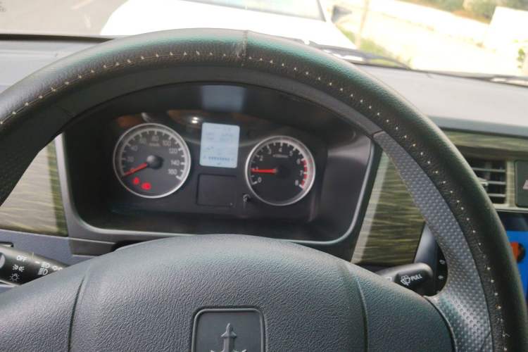 Used Jinbei Hiace X30 2024 1.5L Champion Edition Passenger Vehicle 5/6/7 Seats Instrument Cluster