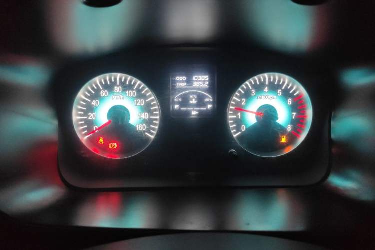 Used Jinbei Hiace X30 2024 1.5L Champion Edition Passenger Vehicle 5/6/7 Seats Instrument Cluster