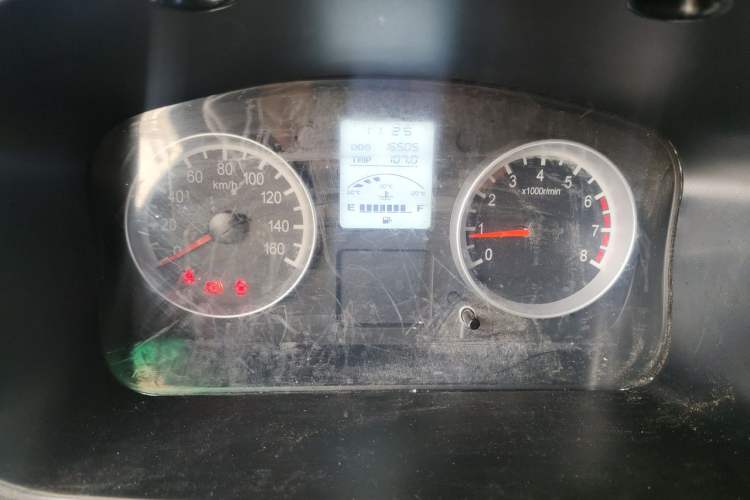 Used Jinbei Hiace X30 2024 1.5L Wealthy Van Model 2/5 Seats with Front-Mounted Air Conditioning Instrument Cluster