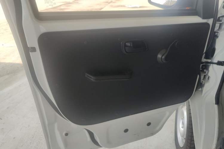 Used Jinbei Hiace X30 2024 1.5L Champion Edition Passenger Vehicle 5/6/7 Seats Left Front Door Interior