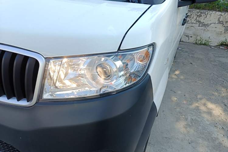 Used Jinbei Hiace X30 2024 1.5L Champion Van 2/5 Seats Left Front Headlight