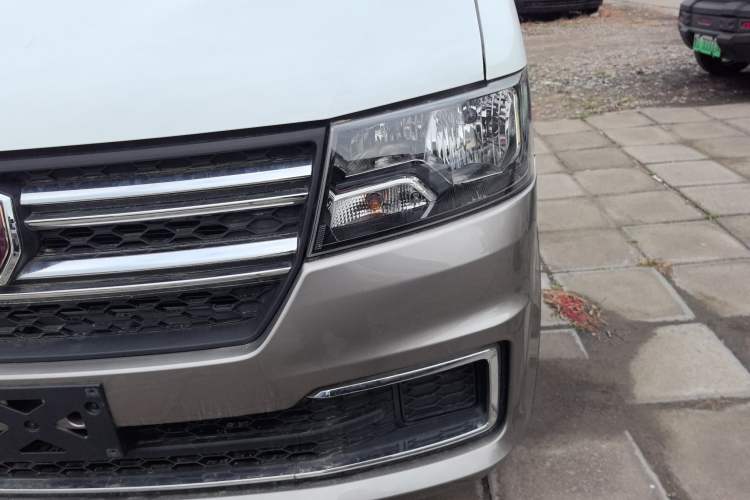 Used Jinbei Hiace X30 2024 1.5L Wealthy-Style Passenger Van 5/6/7 Seater Left Front Headlight