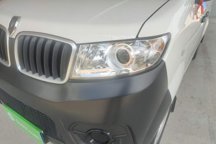 Used Jinbei Hiace X30 2024 1.5L Champion Edition Passenger Vehicle 5/6/7 Seats Left Front Headlight