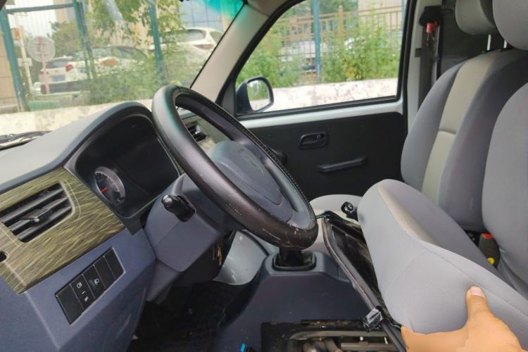 Used Jinbei Hiace X30 2024 1.5L Champion Edition Passenger Vehicle 5/6/7 Seats Left Front Seat
