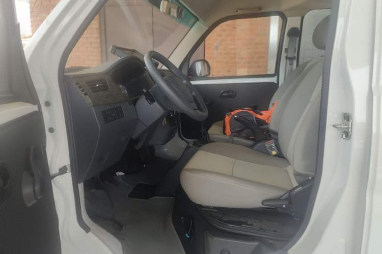 Used Jinbei Hiace X30 2024 1.5L Champion Edition Passenger Vehicle 5/6/7 Seats Left Front Seat
