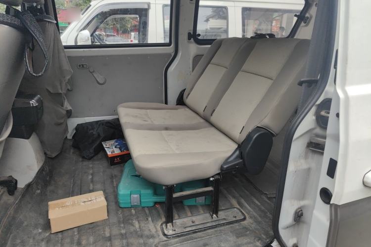 Used Jinbei Hiace X30 2024 1.5L Wealthy-Style Passenger Van 5/6/7 Seater with Front-Mounted Air Conditioning Left Rear Seat