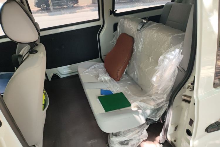 Used Jinbei Hiace X30 2024 1.5L Champion Edition Passenger Vehicle 5/6/7 Seats Left Rear Seat