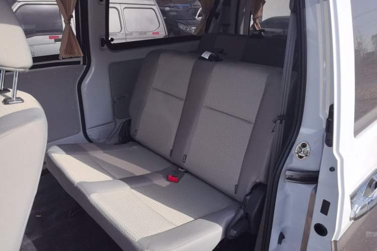 Used Jinbei Hiace X30 2024 1.5L Wealthy-Style Passenger Van 5/6/7 Seater Left Rear Seat