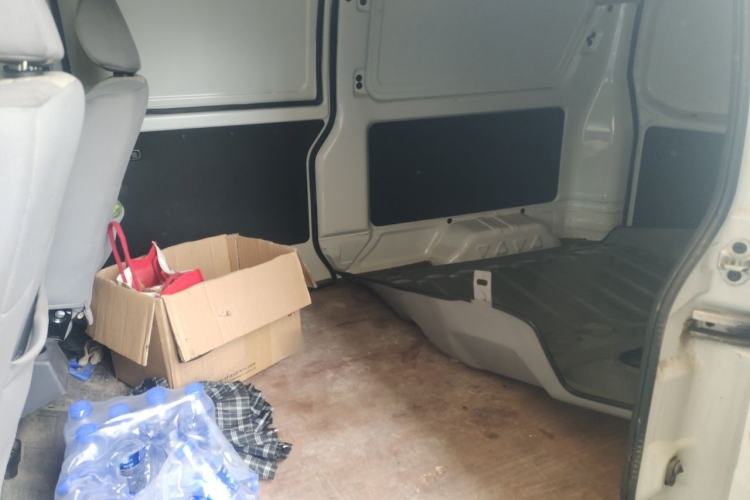 Used Jinbei Hiace X30 2024 1.5L Wealthy Van Model 2/5 Seats with Front-Mounted Air Conditioning Left Rear Seat