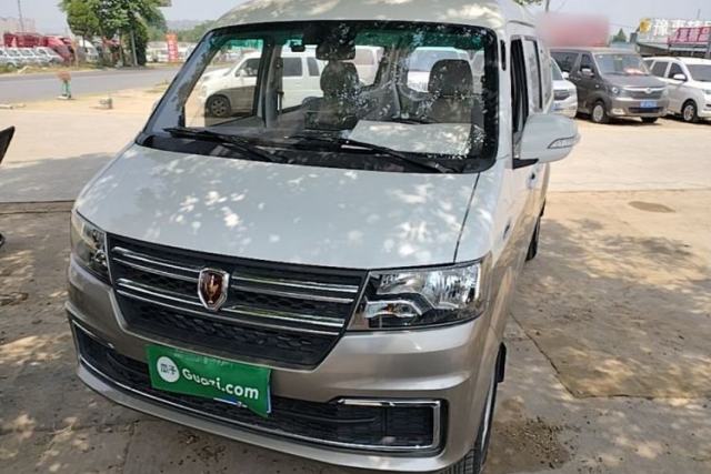 Used Jinbei Hiace X30 2024 1.5L Wealthy-Style Passenger Van 5/6/7 Seater