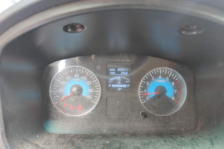 Used Jinbei Hiace X30 2024 1.5L Wealthy-Style Passenger Van 5/6/7 Seater with Front-Mounted Air Conditioning Odometer Close Up