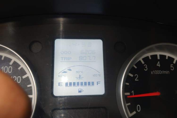 Used Jinbei Hiace X30 2024 1.5L Champion Edition Passenger Vehicle 5/6/7 Seats Odometer Close Up
