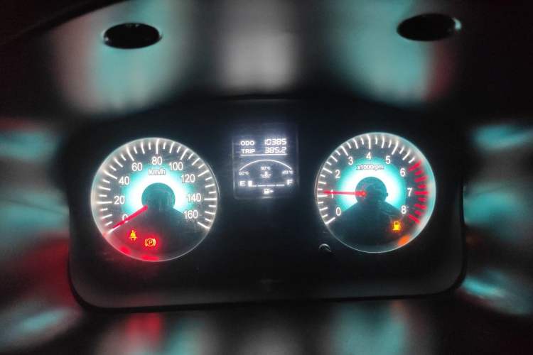 Used Jinbei Hiace X30 2024 1.5L Champion Edition Passenger Vehicle 5/6/7 Seats Odometer Close Up