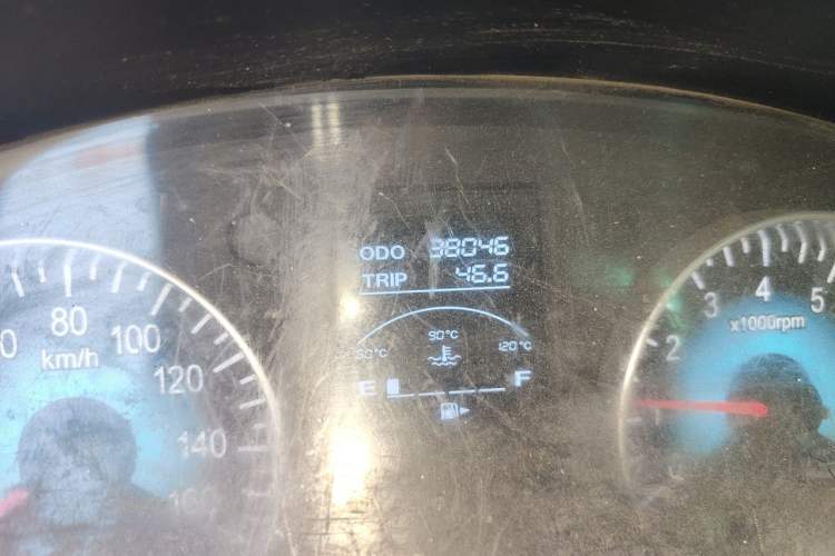 Used Jinbei Hiace X30 2024 1.5L Champion Van 2/5 Seats Odometer Close Up