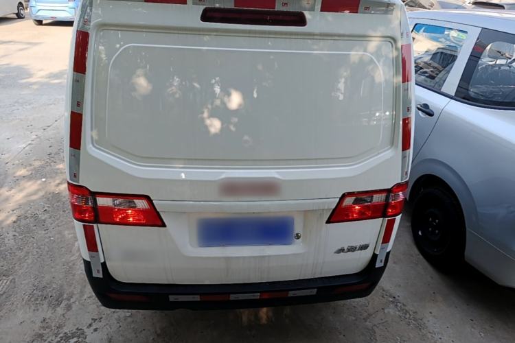 Used Jinbei Hiace X30 2024 1.5L Champion Van 2/5 Seats Rear