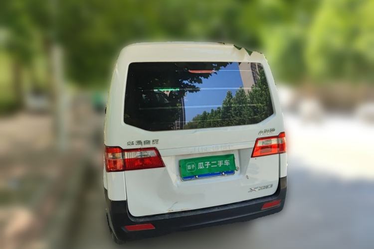 Used Jinbei Hiace X30 2024 1.5L Champion Edition Passenger Vehicle 5/6/7 Seats Rear