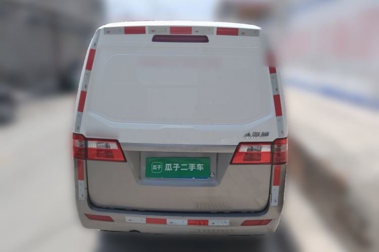 Used Jinbei Hiace X30 2024 1.5L Wealthy Van Model 2/5 Seats with Front-Mounted Air Conditioning Rear